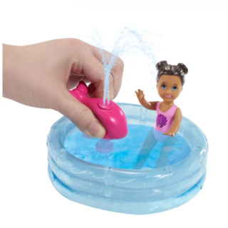 Mattel COFFRET BARBIE BABYSITTER Piscine