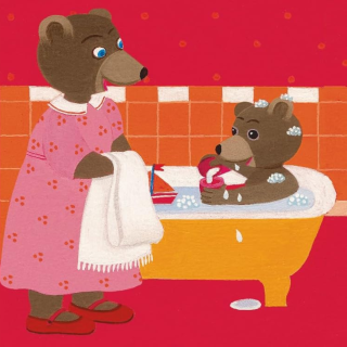 PETIT OURS BRUNA DANS SON BAIN